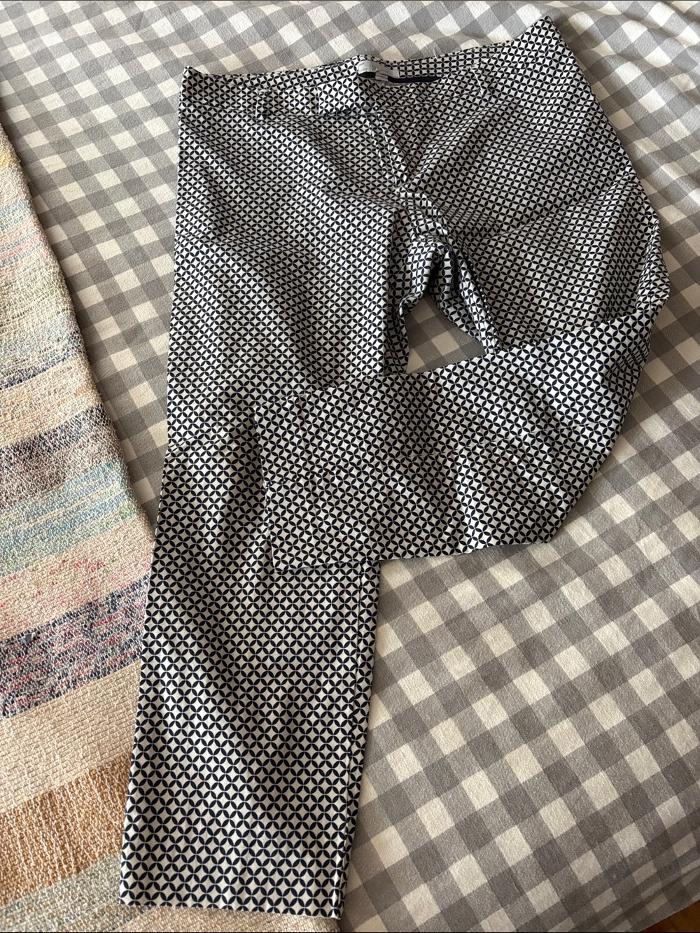 GAP Navy and Cream Geometric Slim Cropped Pants